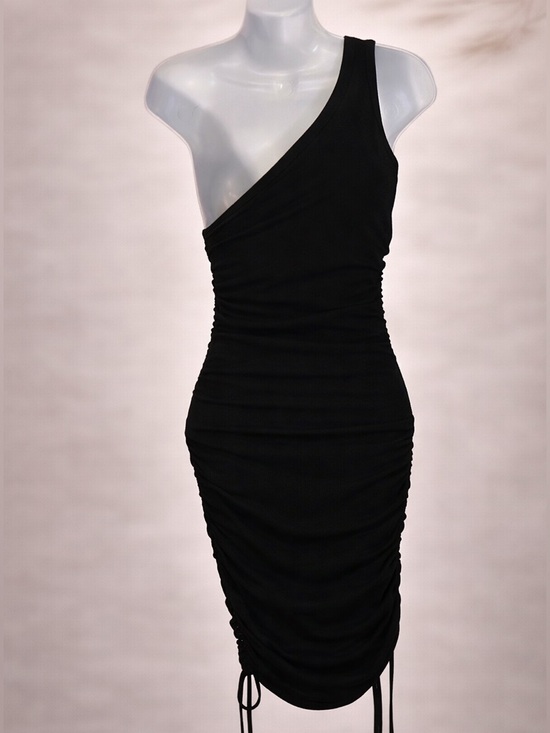 Forever 21 Dresses & Skirts - Forever 21 Juniors Size Medium Black Ribbed Body-con Ruched Dress